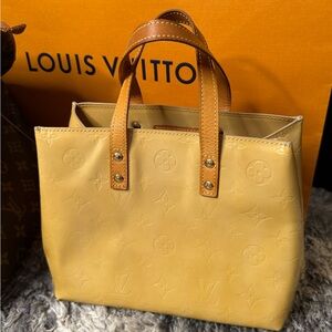 Louis Vuitton Vernis Reade PM Tote Bag💛